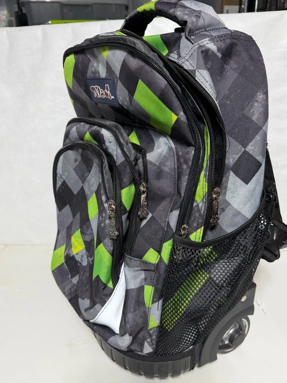 Tilami Green & Grey Triangle 19 Inch Kids Rolling Backpack w lunch bag